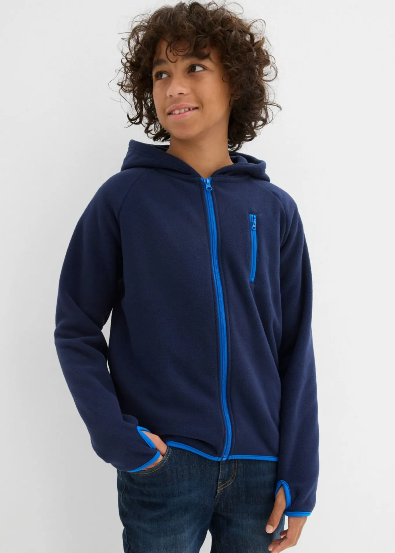 Chaqueta polar con detalles en contraste