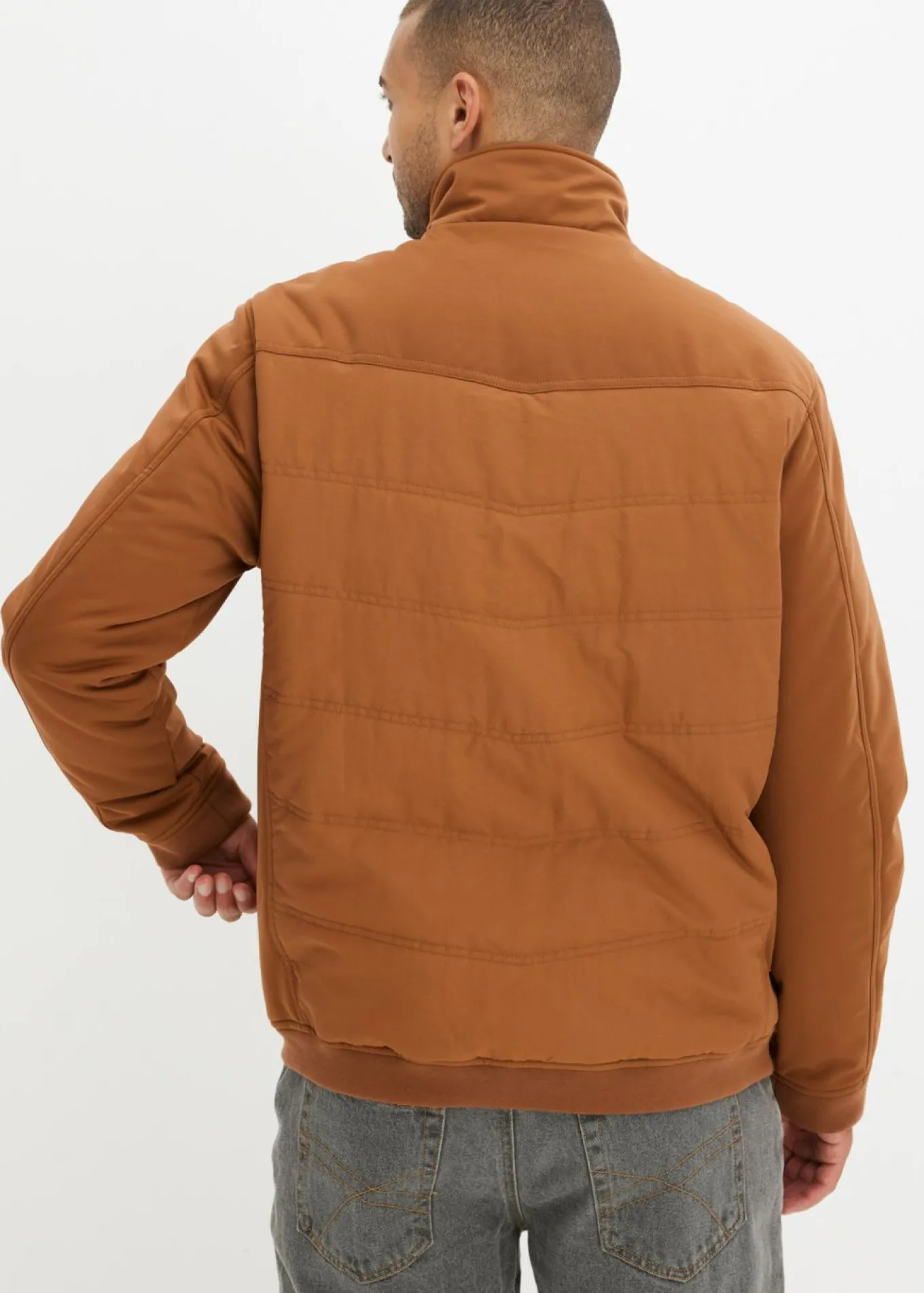 Chaqueta softshell acolchada con forma de cazadora