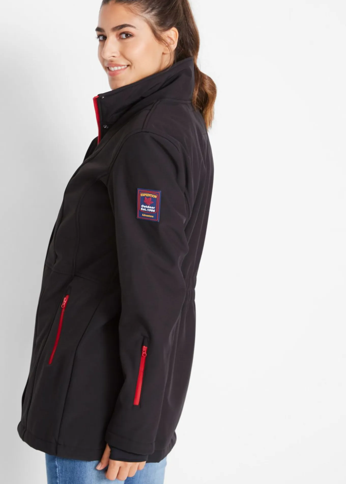 Chaqueta softshell elástica con diseño largo y tejido repelente al agua