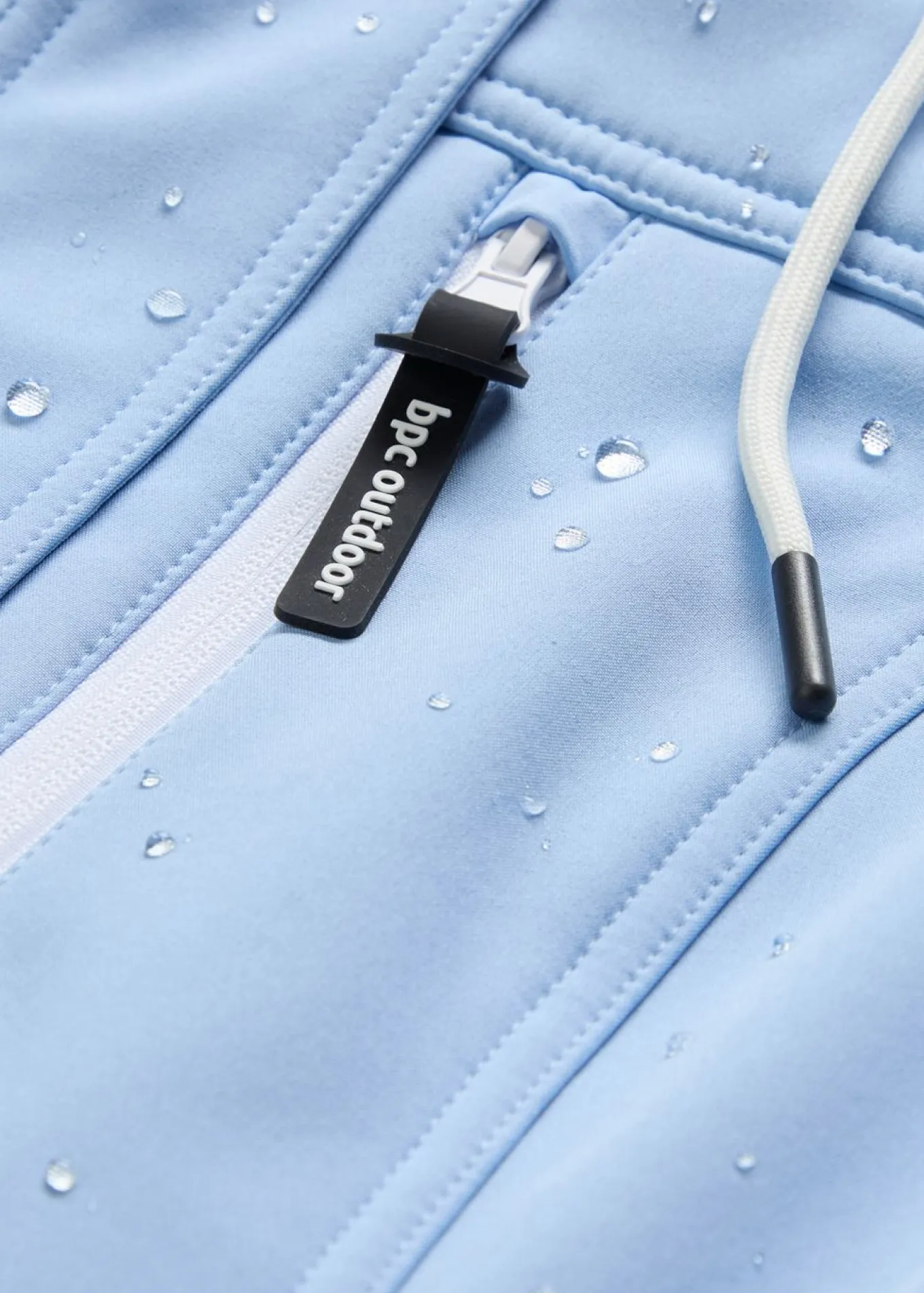 Chaqueta softshell repelente al agua