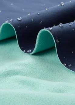 Chaqueta softshell repelente al agua con capucha