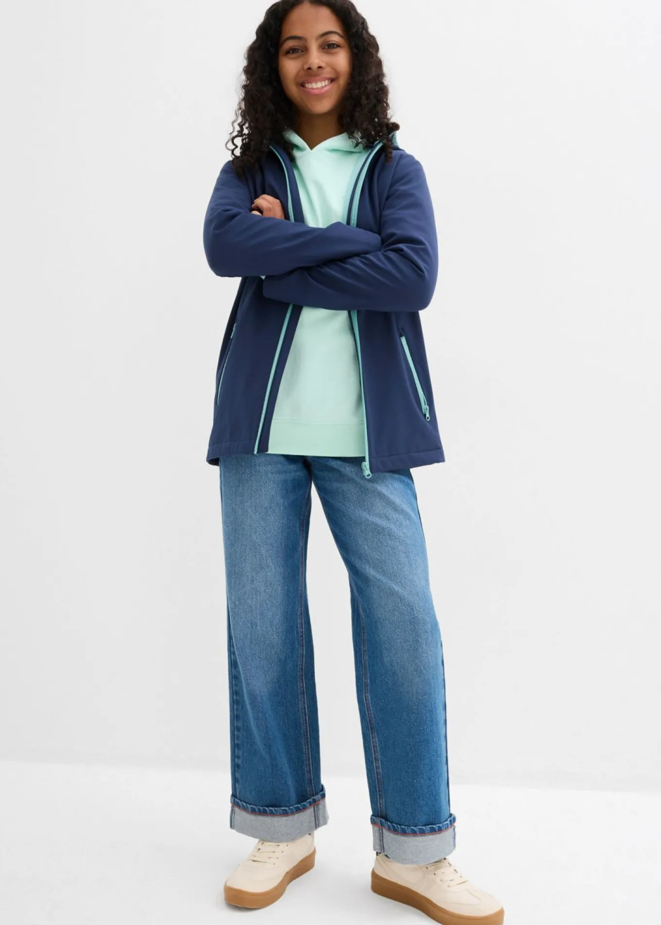 Chaqueta softshell repelente al agua con capucha