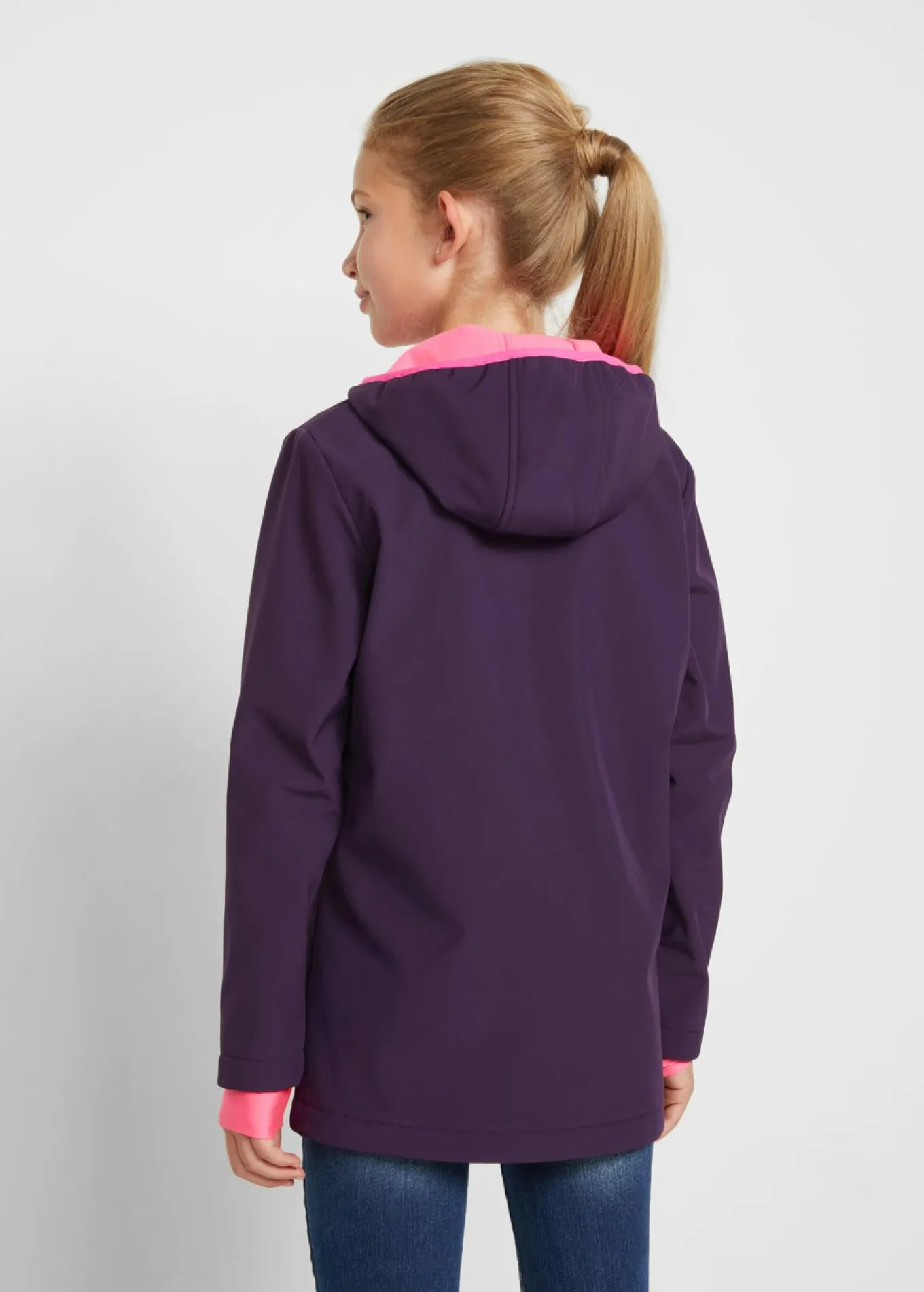 Chaqueta softshell repelente al agua con capucha