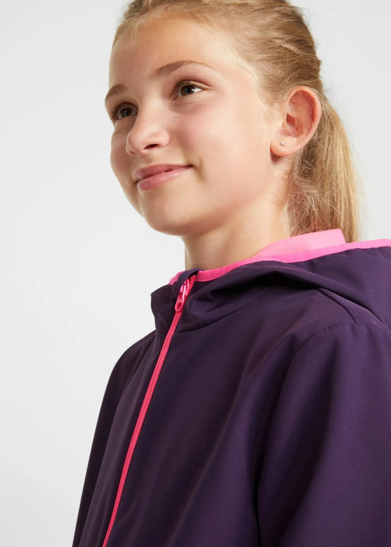 Chaqueta softshell repelente al agua con capucha