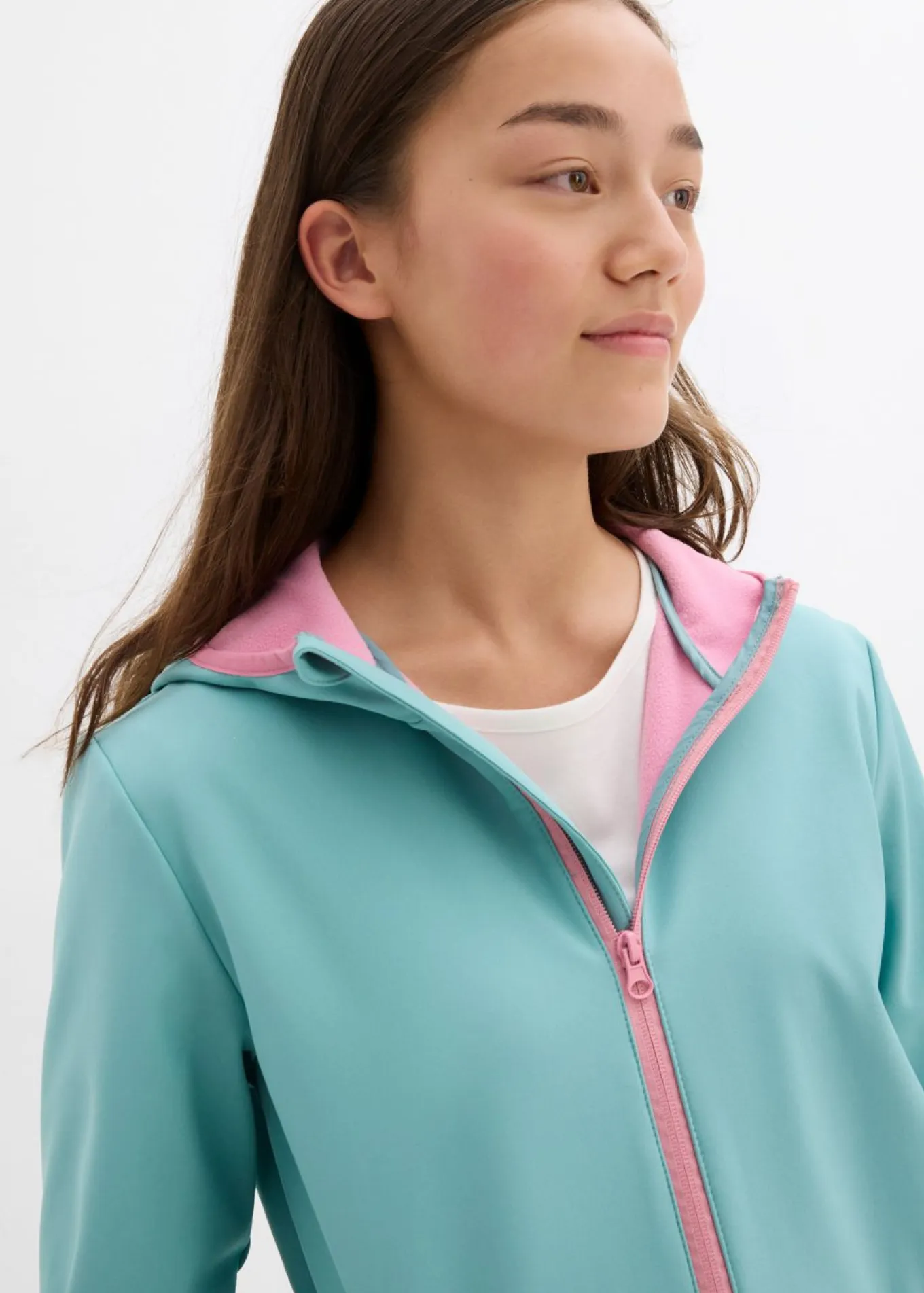 Chaqueta softshell repelente al agua con capucha