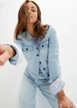 Chaqueta vaquera con inserto de encaje