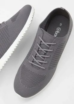 Cómodas zapatillas deportivas de material suave