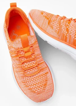 Cómodas zapatillas sin cordones de material suave