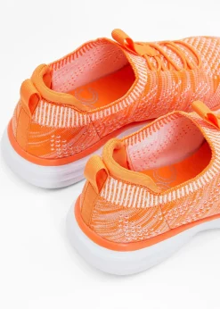 Cómodas zapatillas sin cordones de material suave