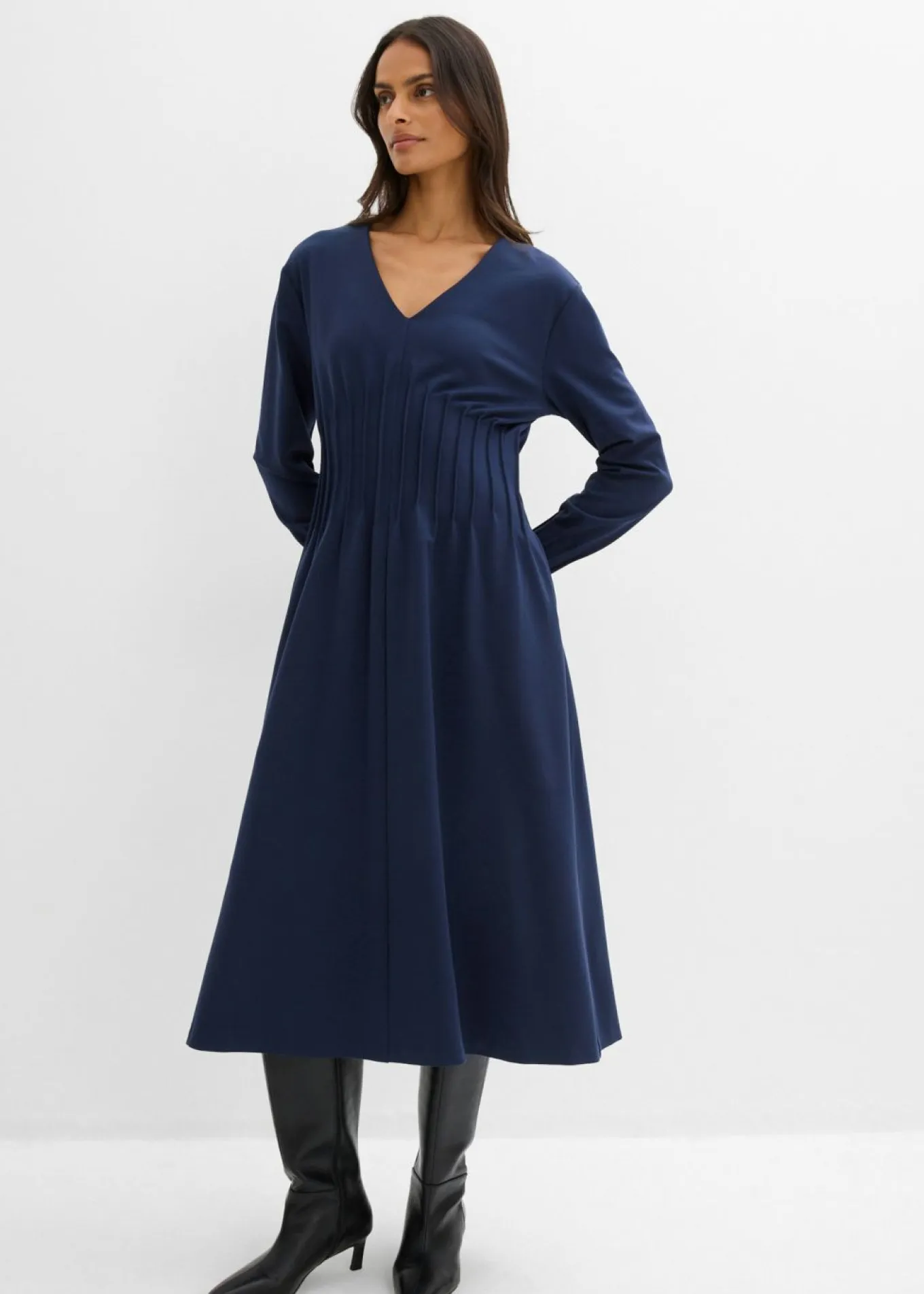 Cómodo vestido de mezcla de viscosa con pinzas decorativas