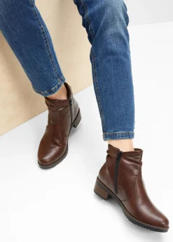 Cómodos botines Rieker con plantilla acolchada