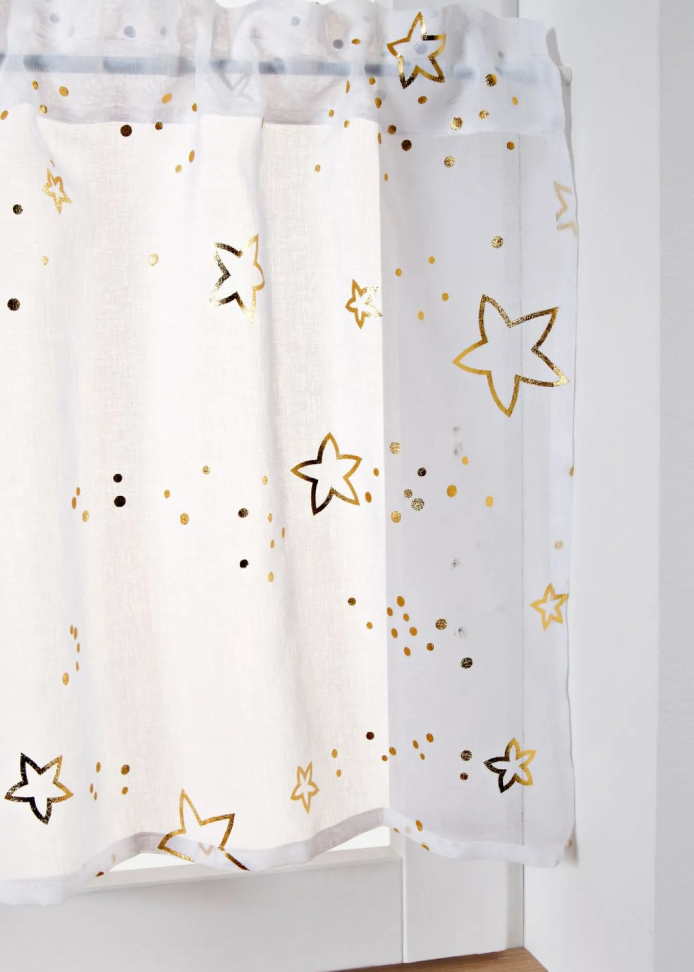 Cortina con estrellas brillantes