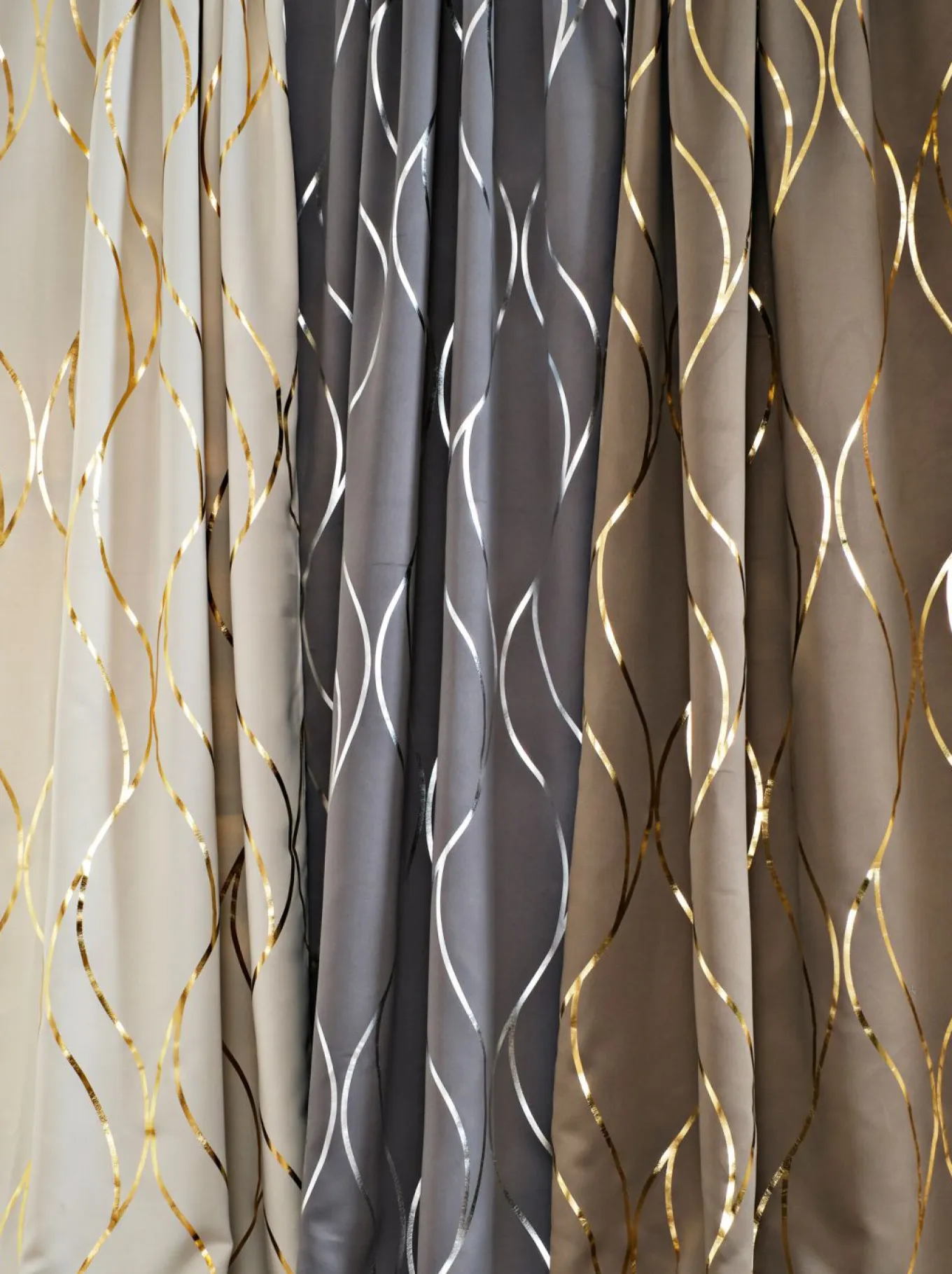 Cortina oscurecedora con estampado brillante (1 unidad)