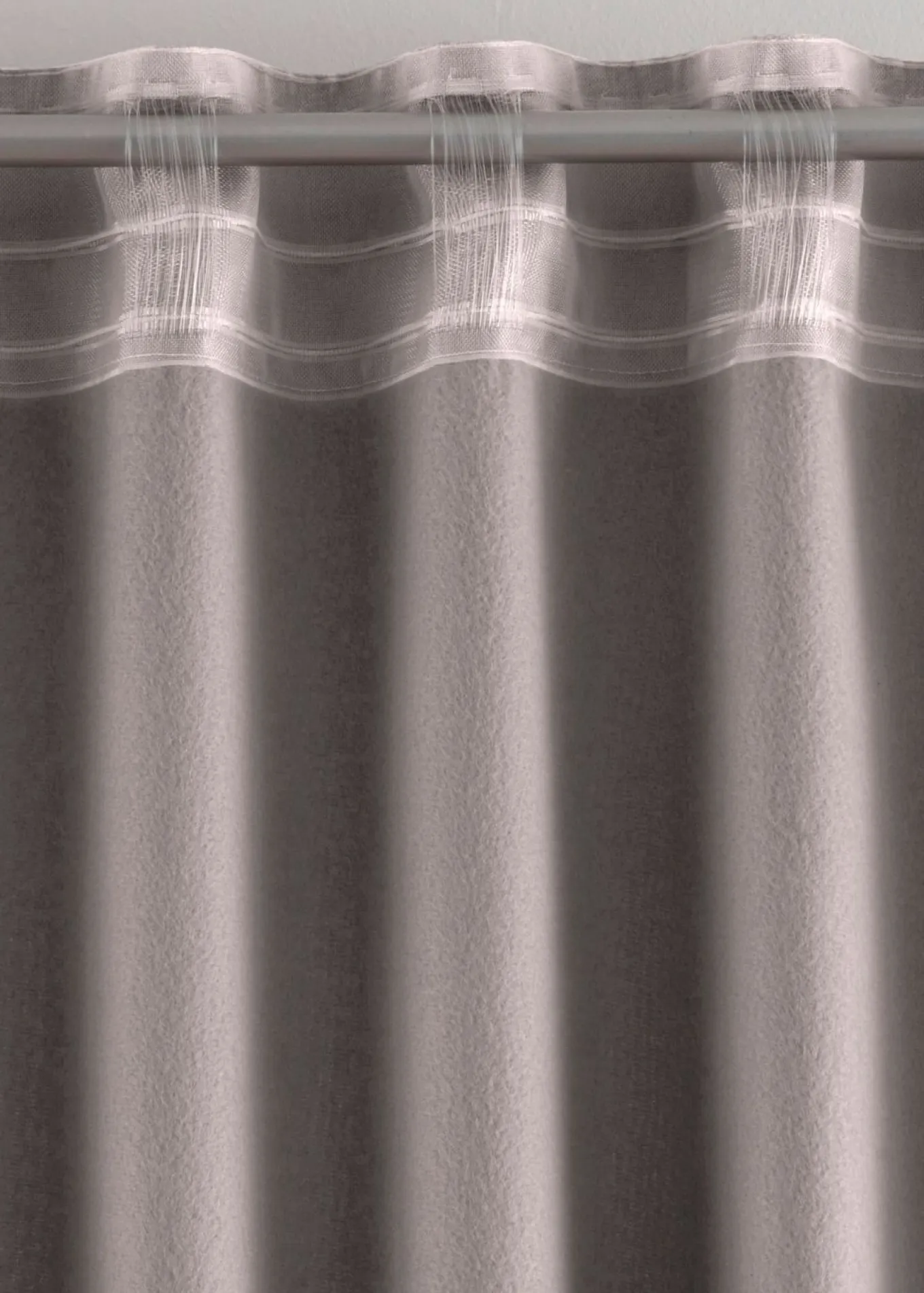 Cortina térmica con reverso de polar suave, también en largo extra (1 unidad)