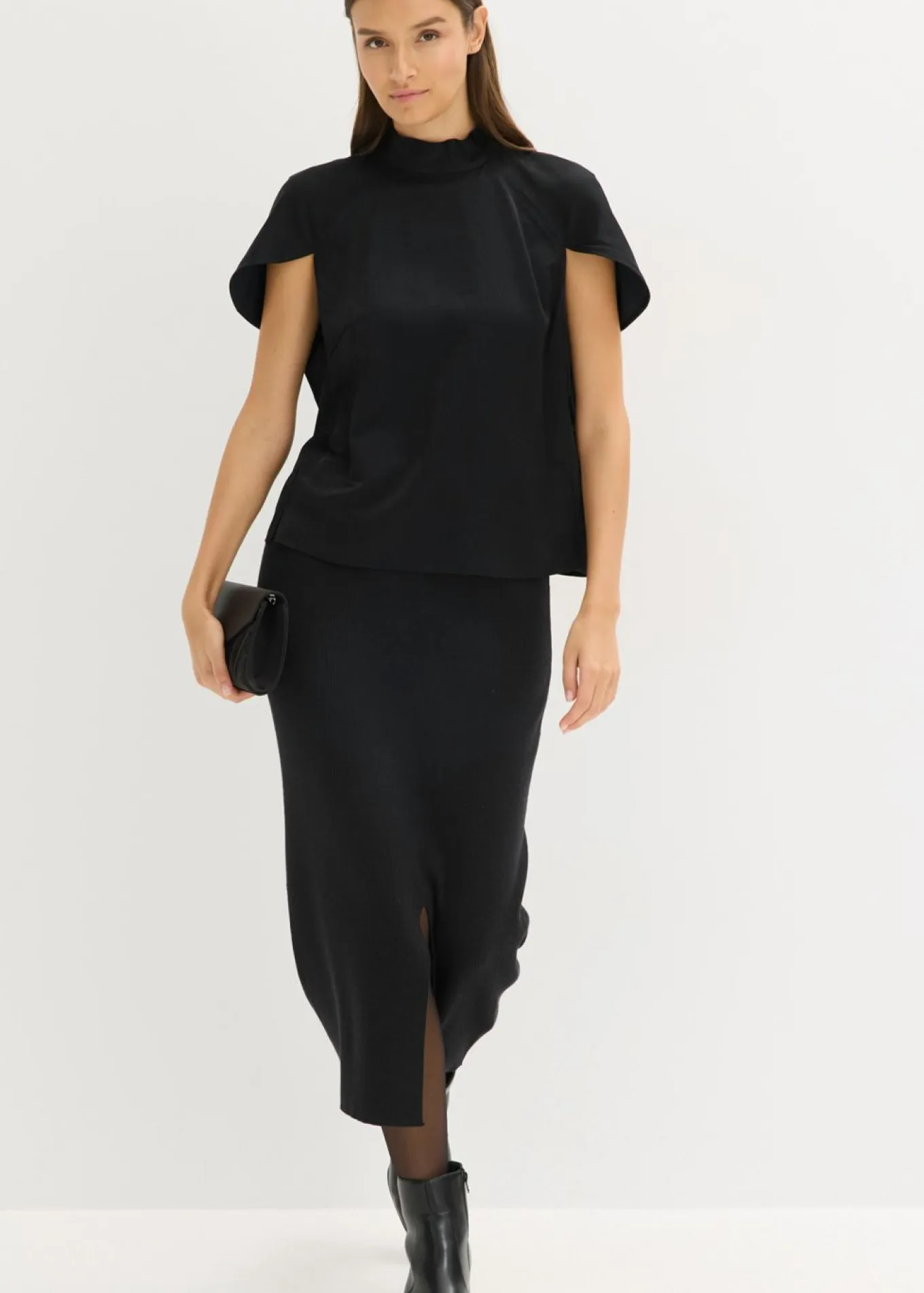 Elegante blusa de manga corta de satén brillante