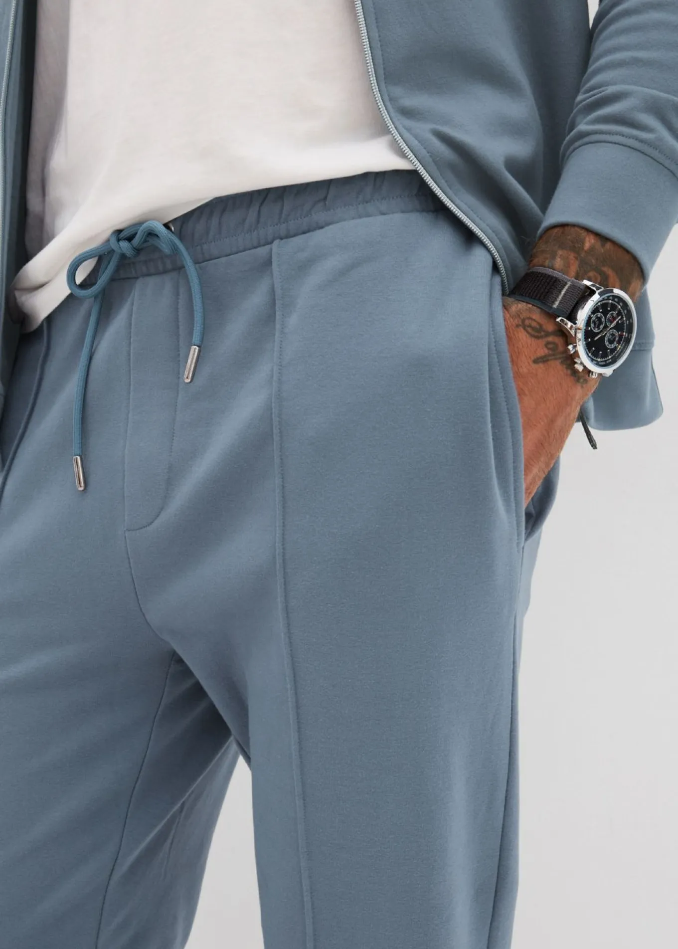 Elegante pantalón deportivo con ribete de suave mezcla de algodón