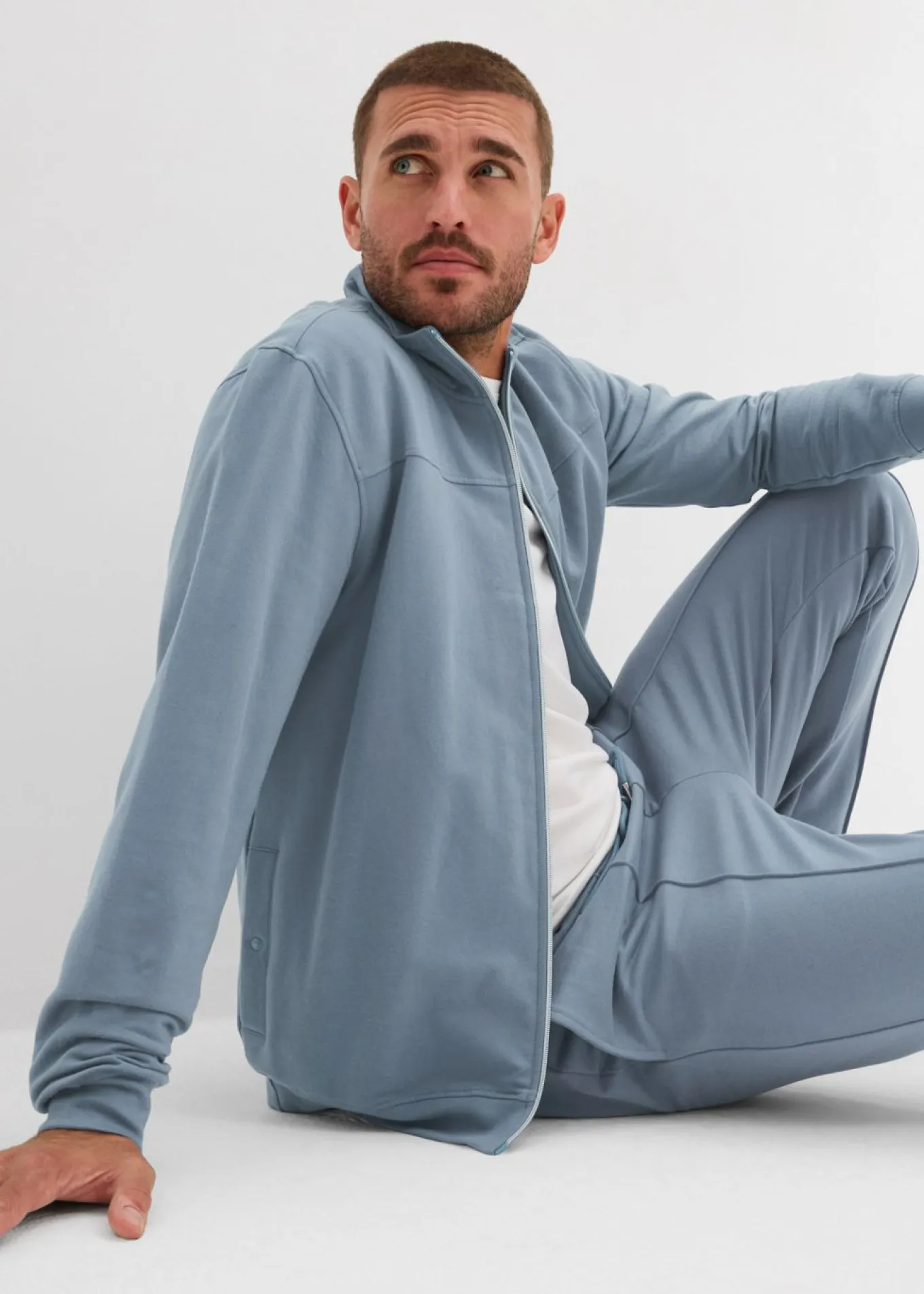 Elegante pantalón deportivo con ribete de suave mezcla de algodón