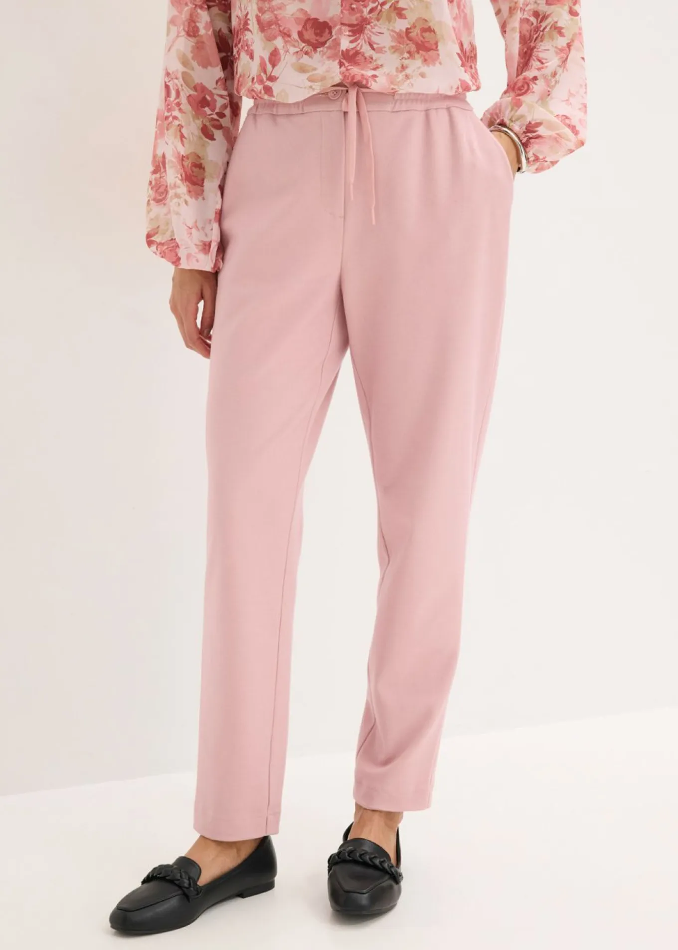 Elegante pantalón elástico