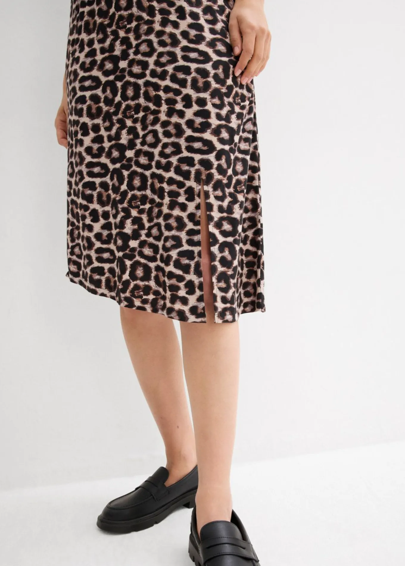 Falda con abertura y estampado de leopardo