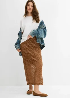Falda larga de encaje