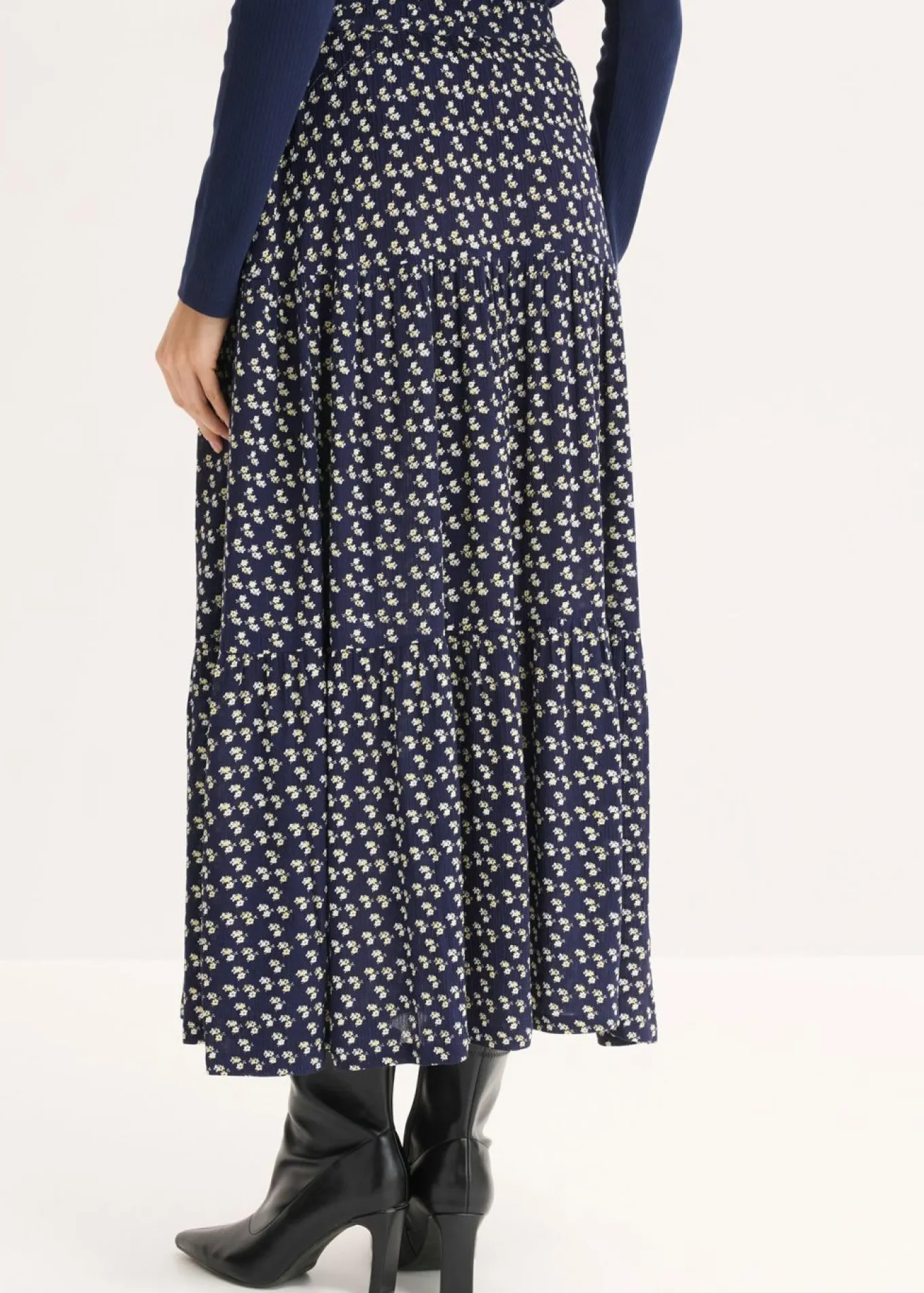 Falda maxi a capas con viscosa estructurada