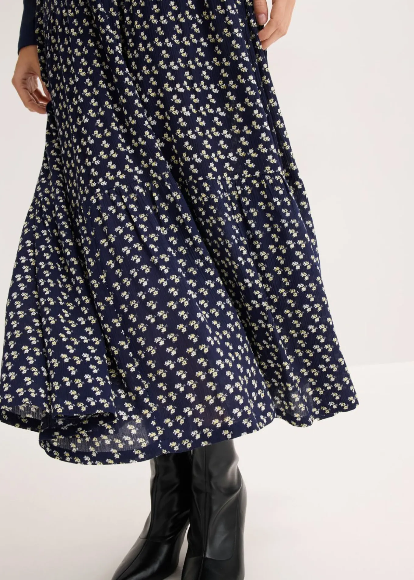 Falda maxi a capas con viscosa estructurada