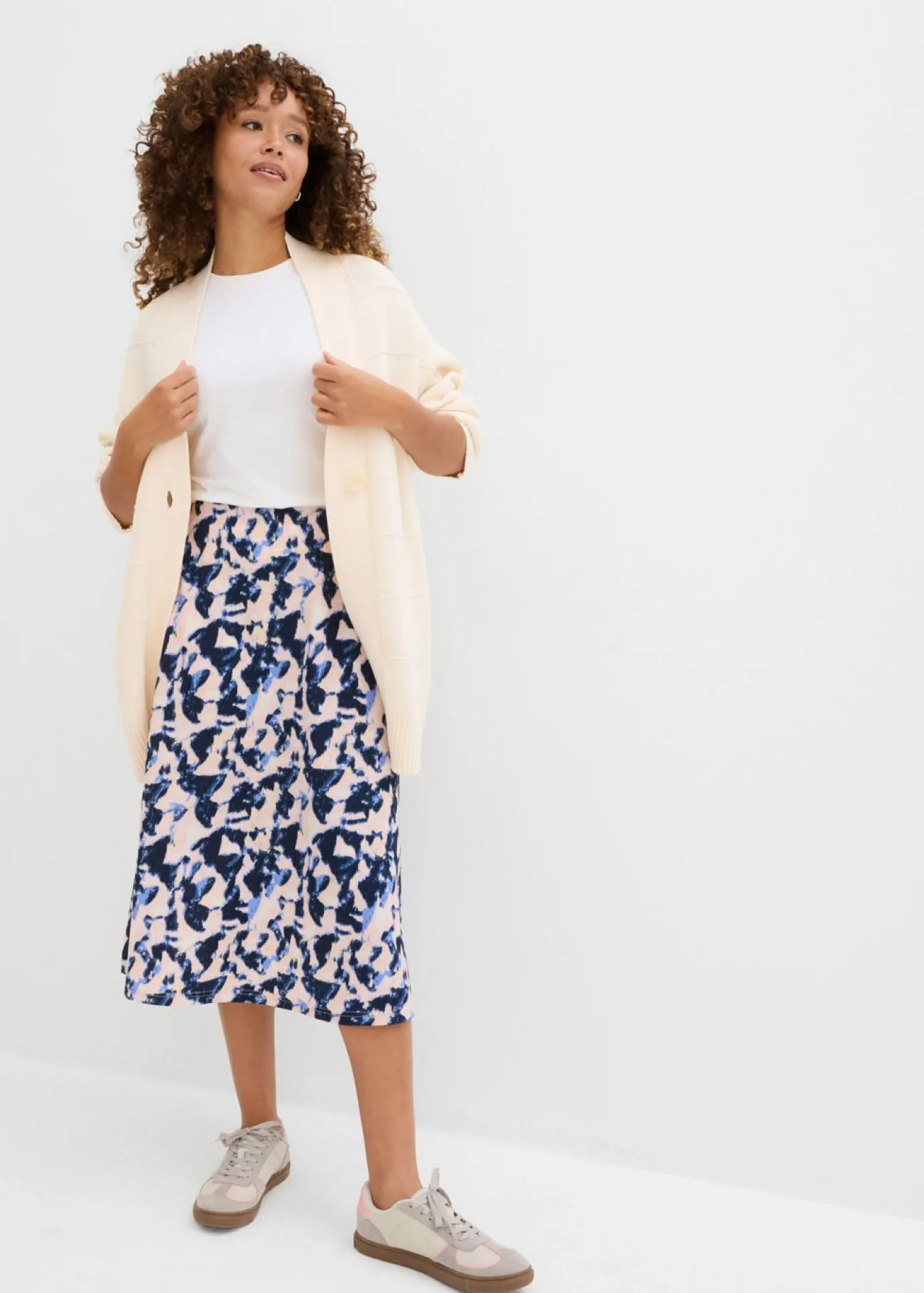 Falda midi con corte ancho