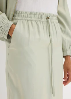 Falda midi de satén brillante