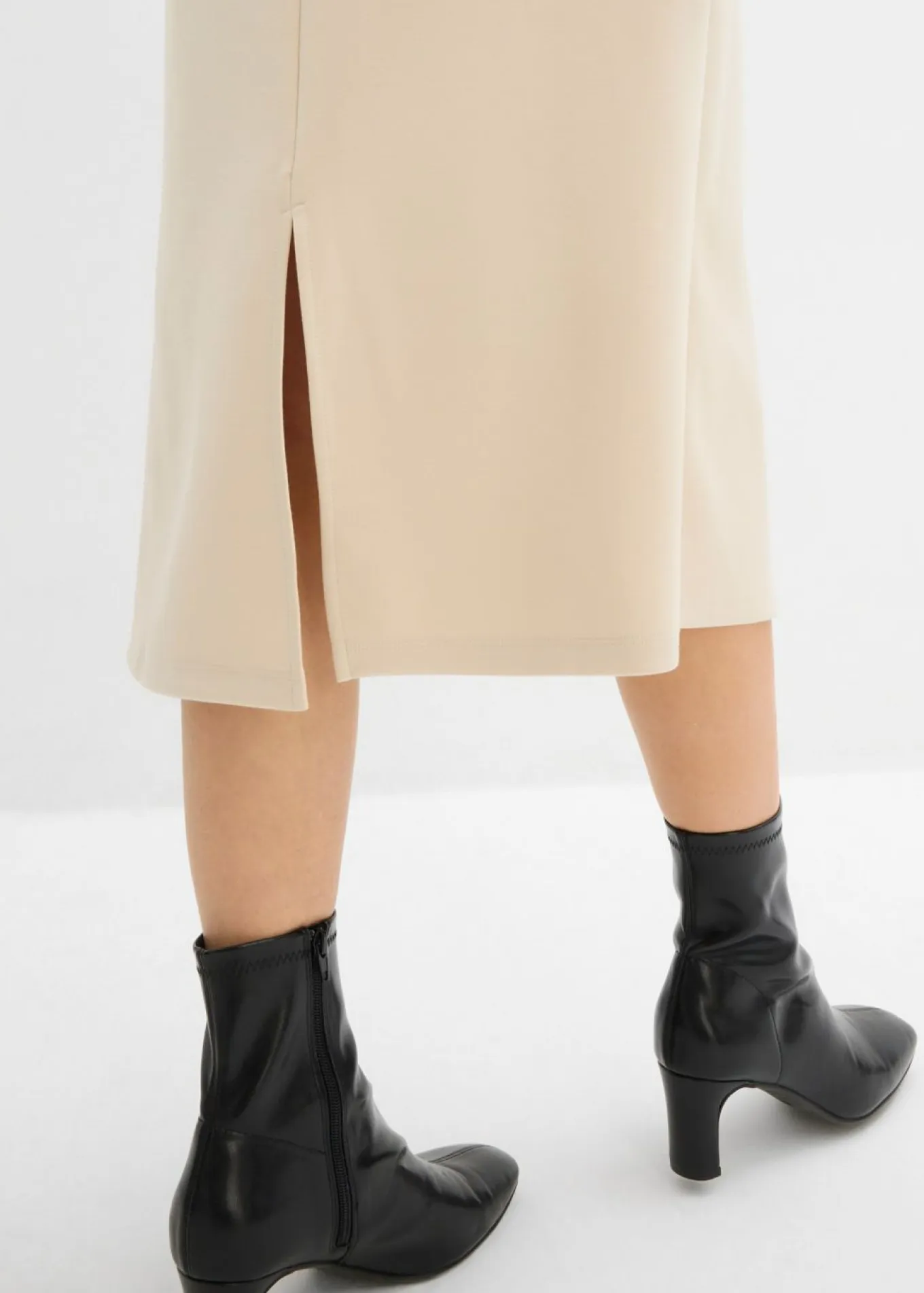 Falda midi de suave neopreno