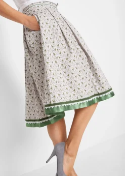 Falda tradicional hasta la rodilla