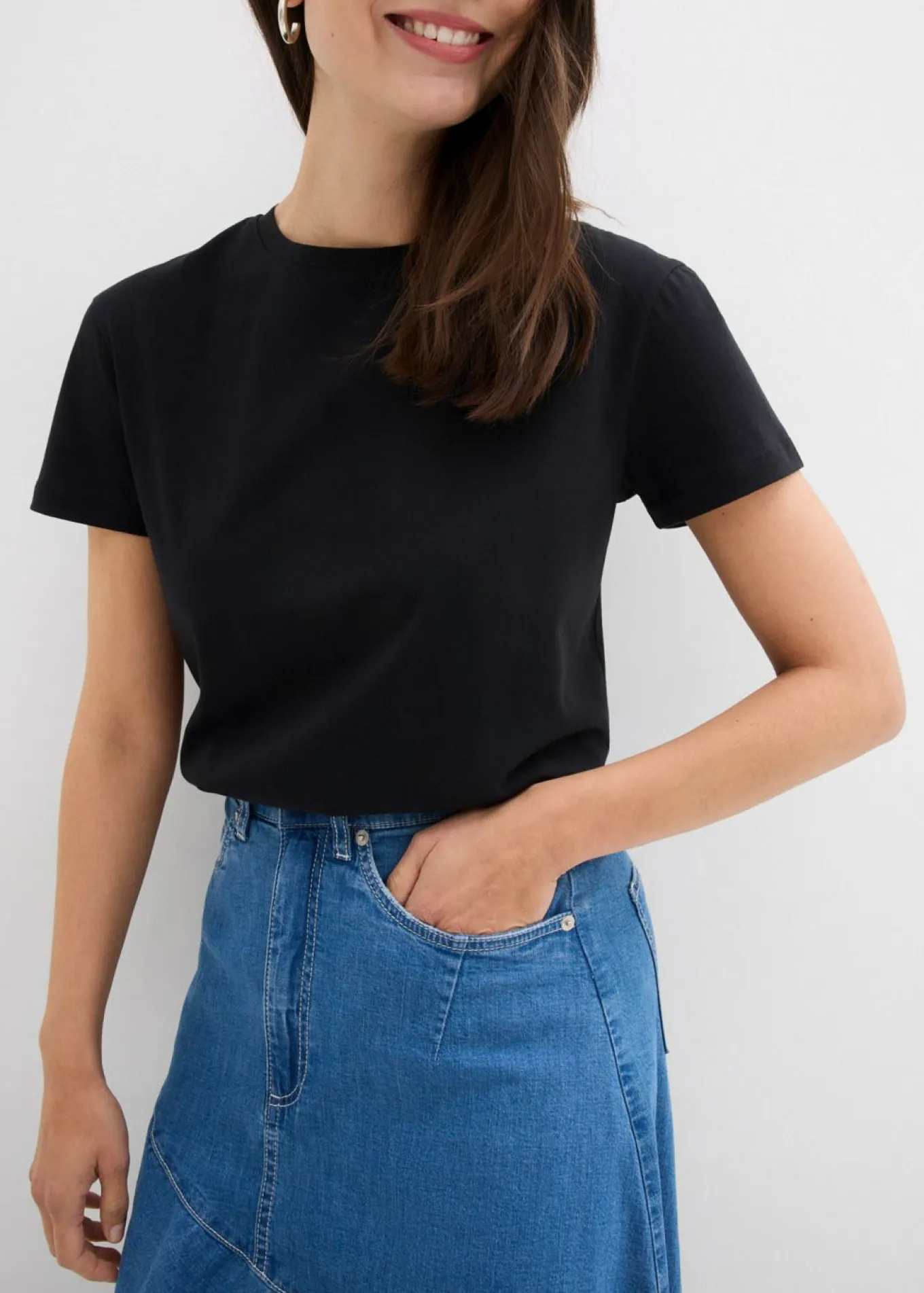 Falda vaquera de talle alto y largo midi
