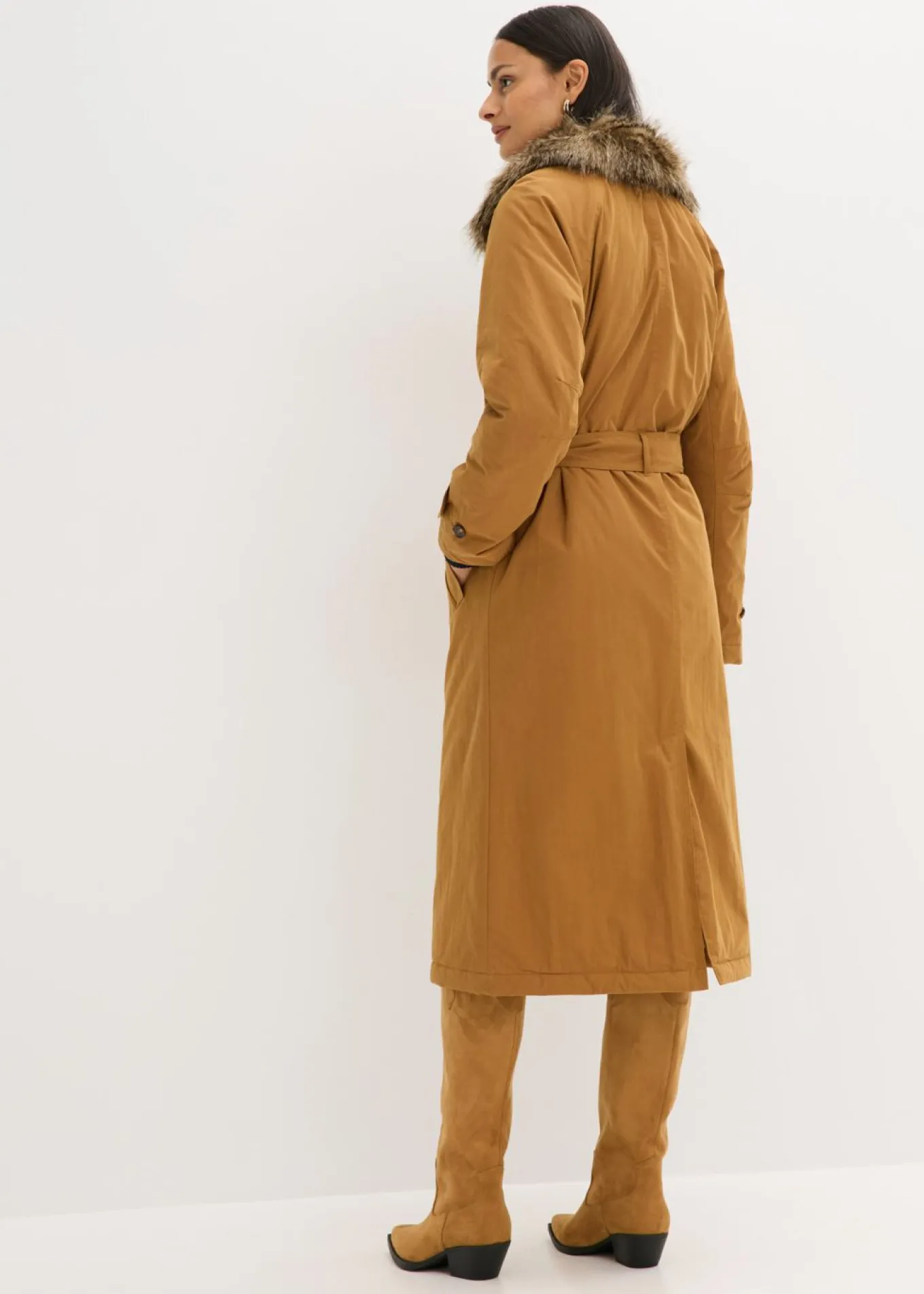 Gabardina acolchada con cuello desmontable de pelo