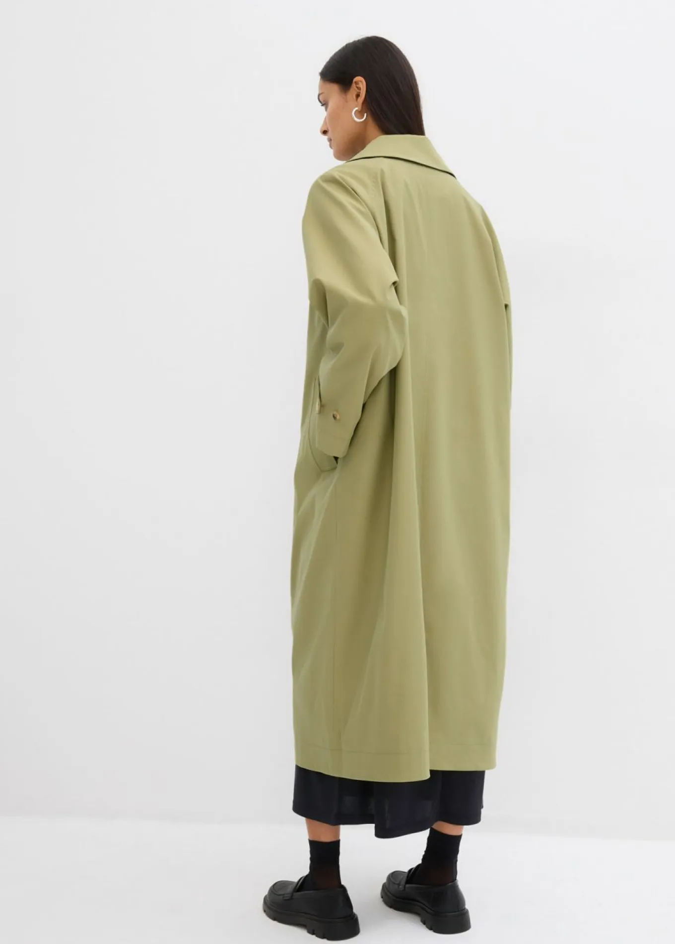 Gabardina con trabillas