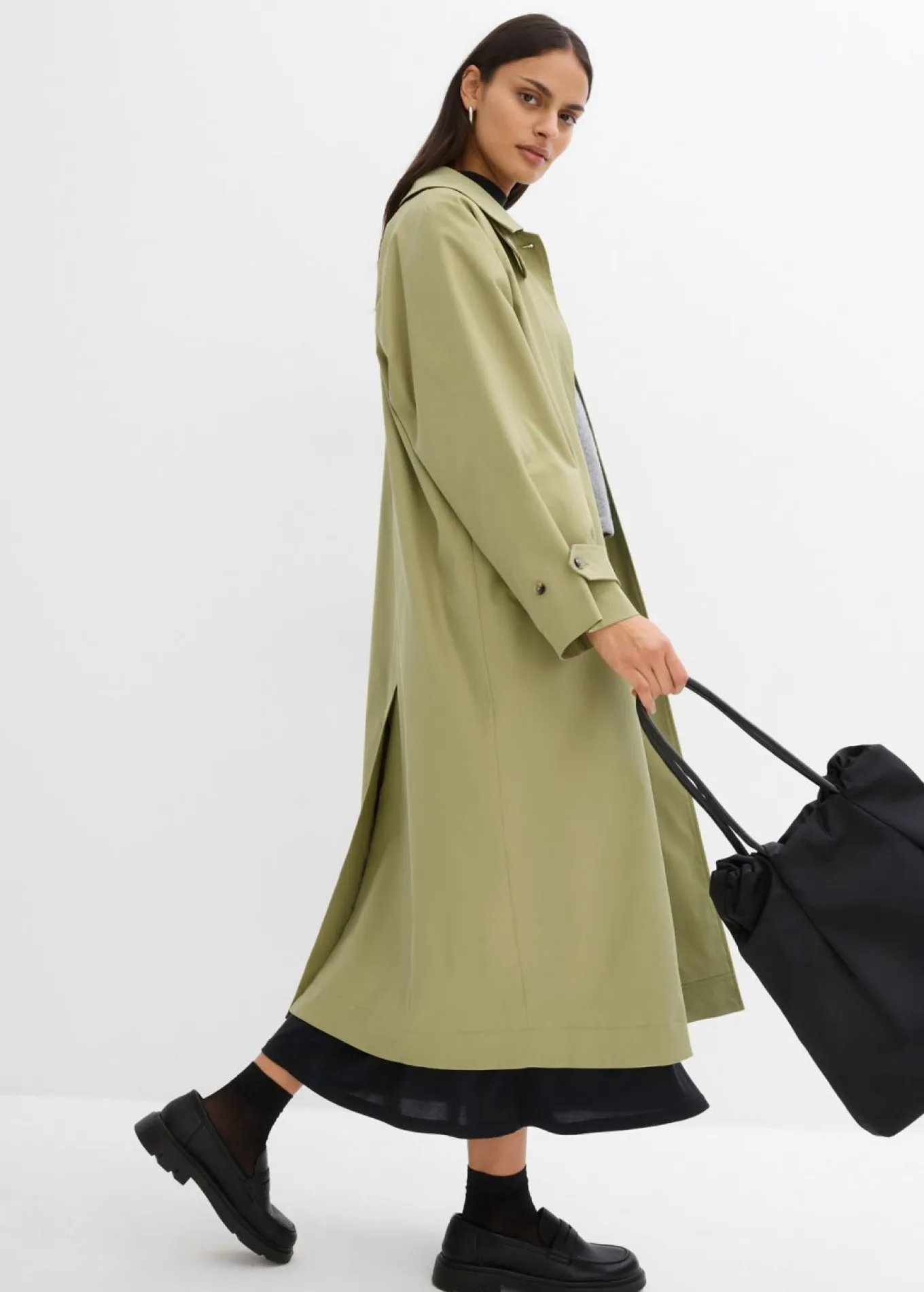 Gabardina con trabillas