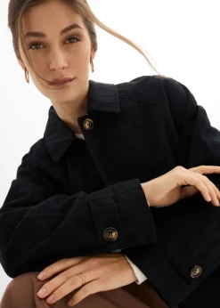 Gabardina de botonera sencilla
