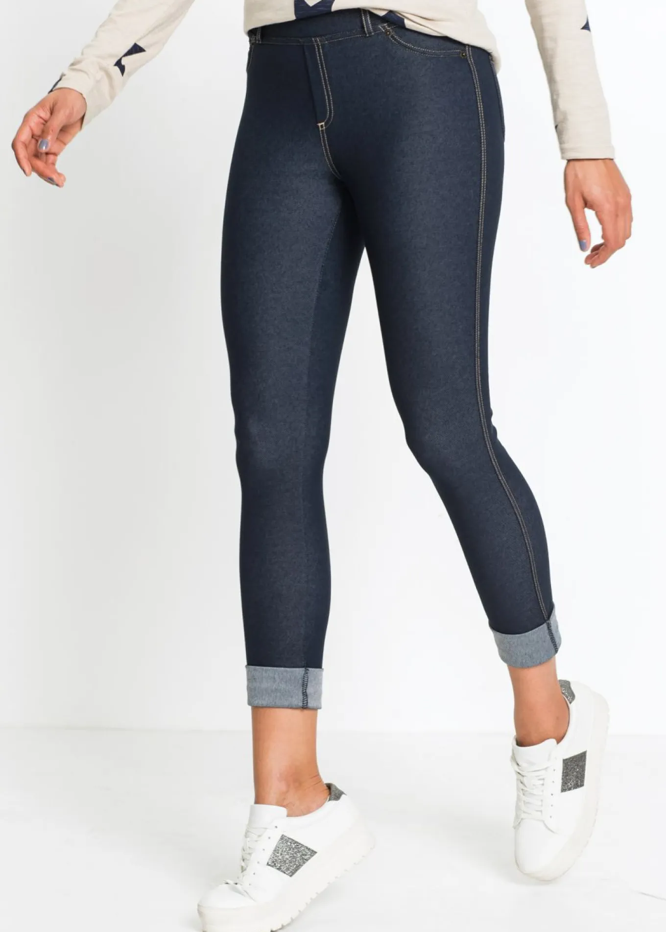 Jeggins con bajo vuelto