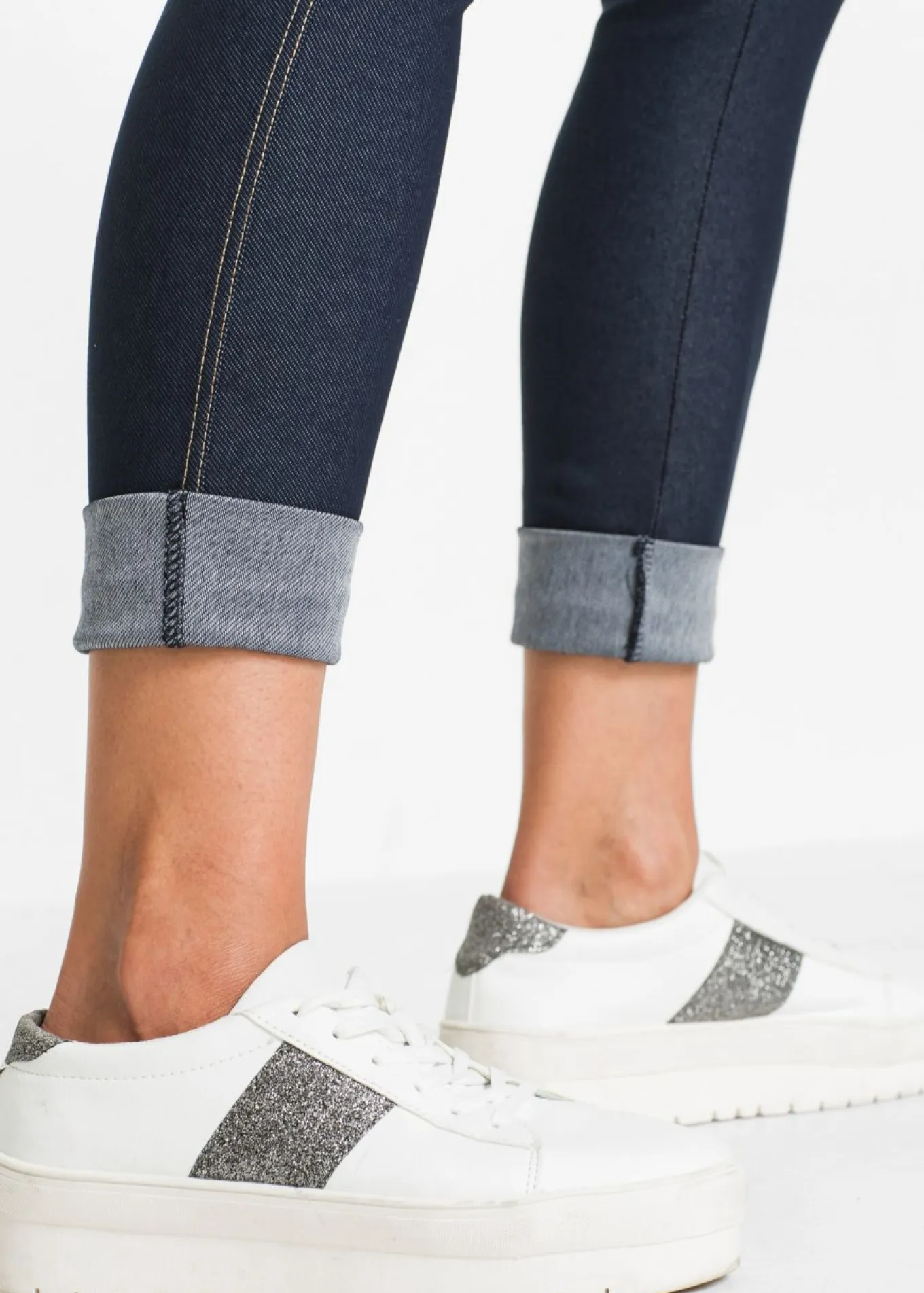 Jeggins con bajo vuelto
