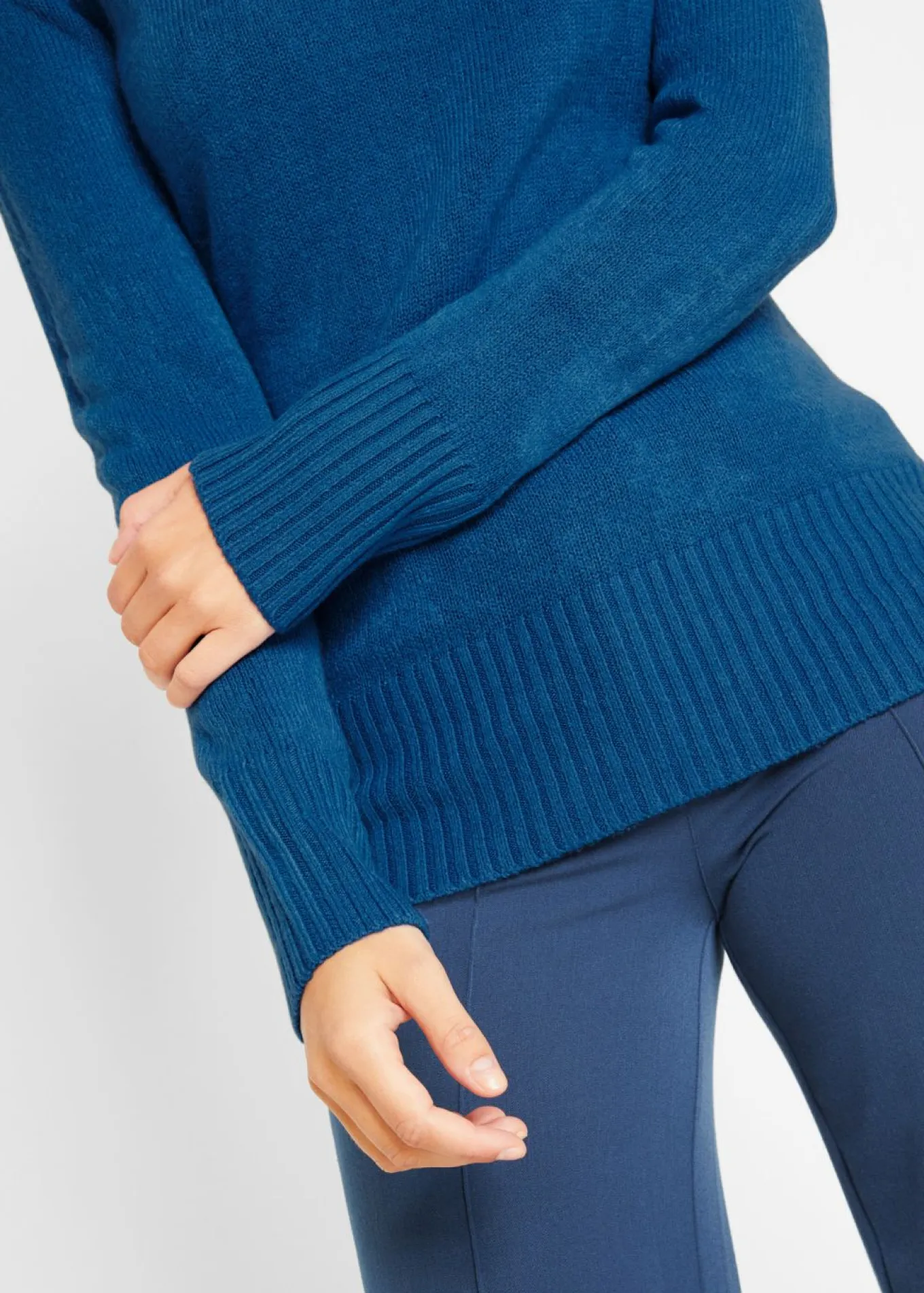 Jersey básico de punto fino con cuello alto