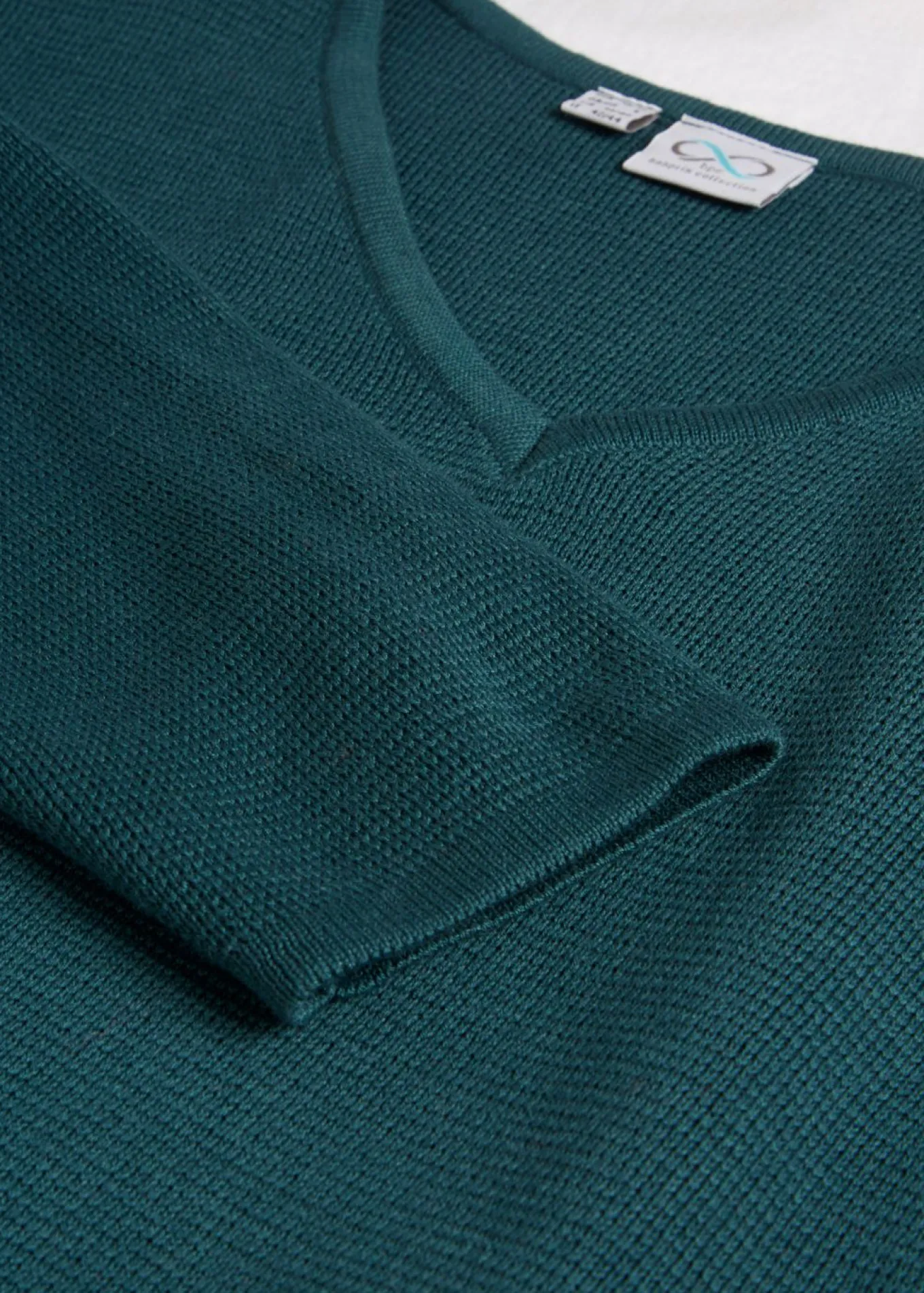 Jersey de canalé Milano con escote en V