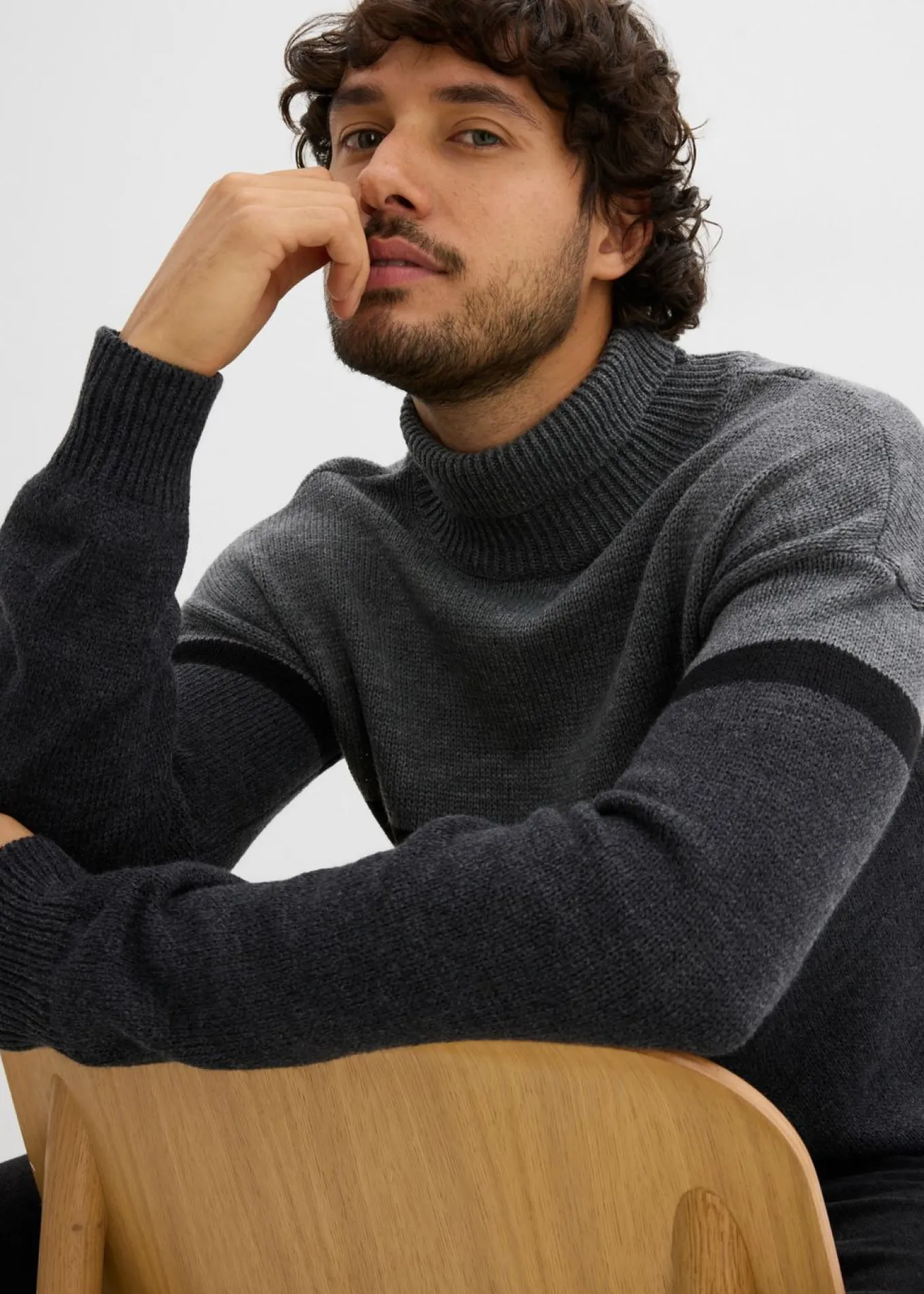 Jersey de cuello alto con diseño color block