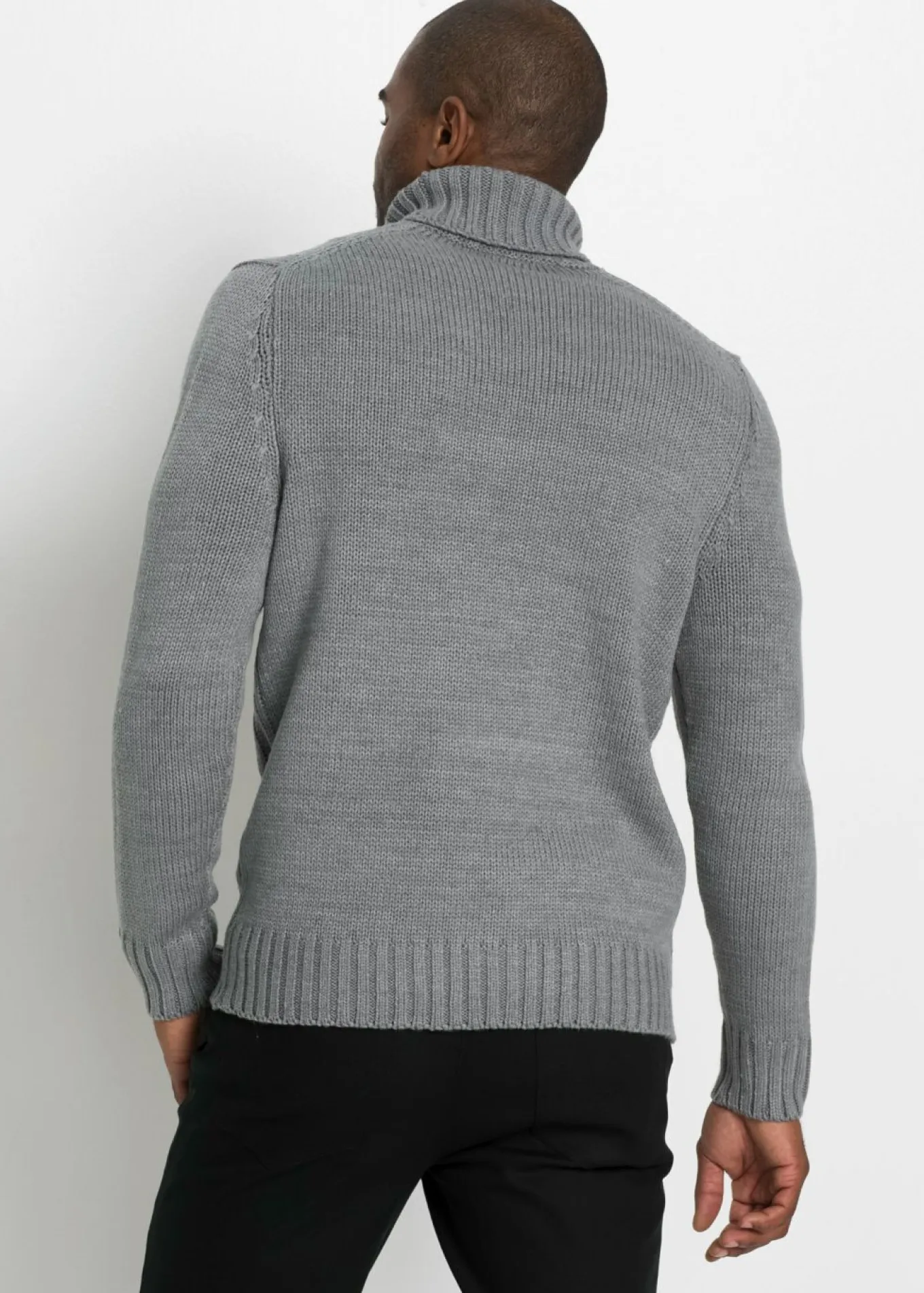 Jersey de cuello vuelto con patrón trenzado