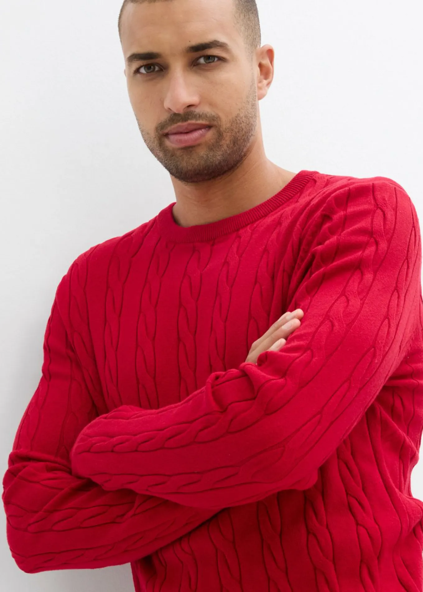 Jersey de punto fino con patrón trenzado de suave mezcla de algodón, slim fit