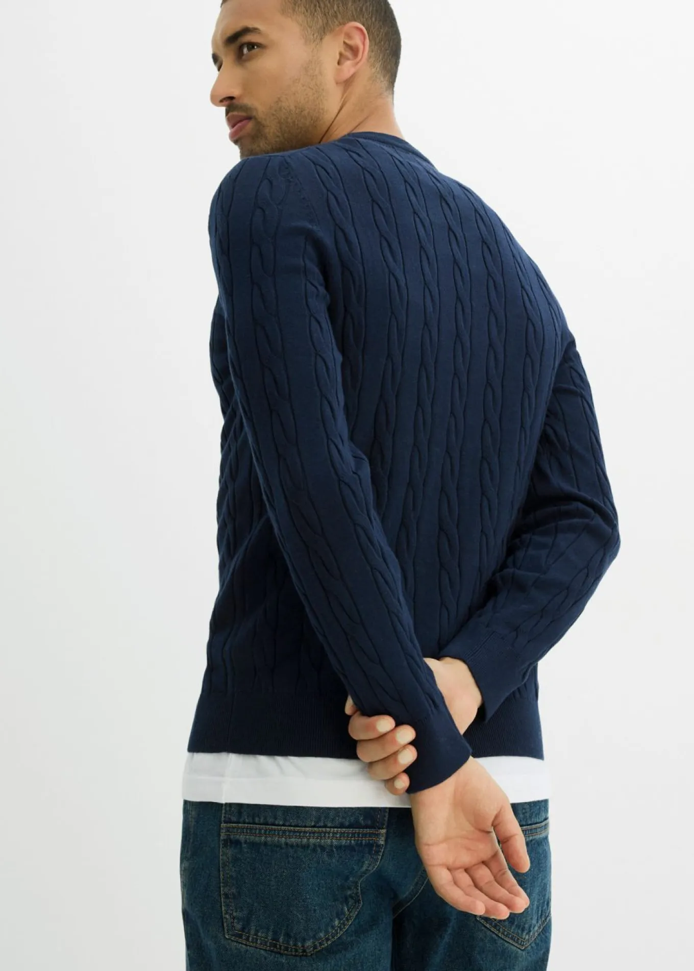 Jersey de punto fino con patrón trenzado de suave mezcla de algodón, slim fit