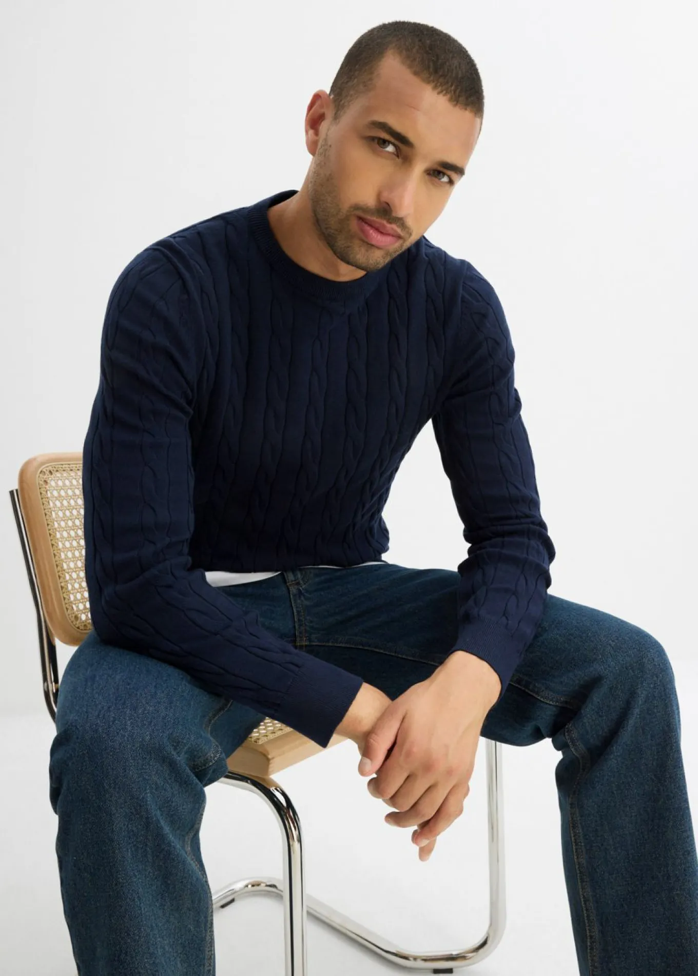 Jersey de punto fino con patrón trenzado de suave mezcla de algodón, slim fit