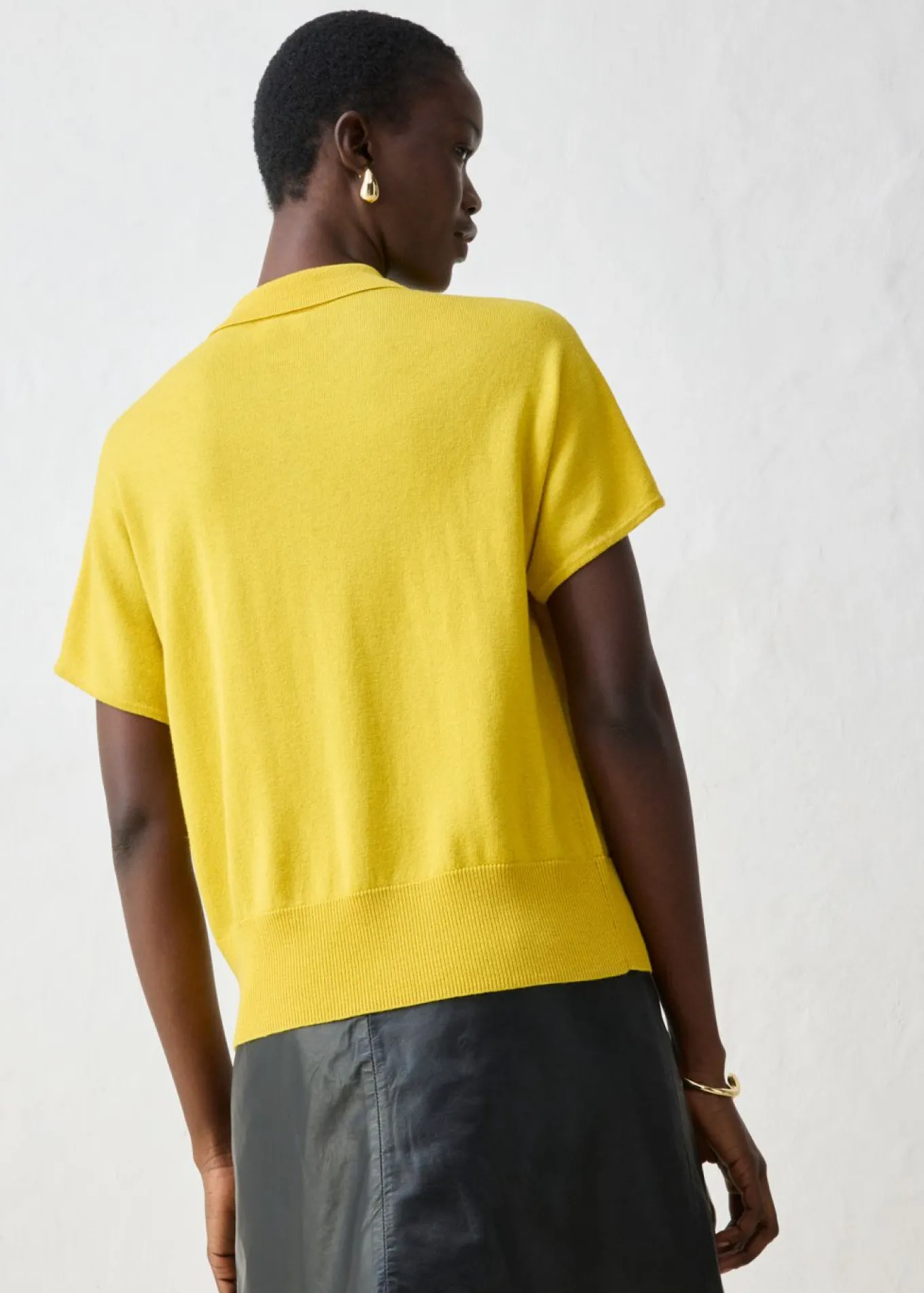 Jersey de punto fino con contenido de seda y cuello tipo polo
