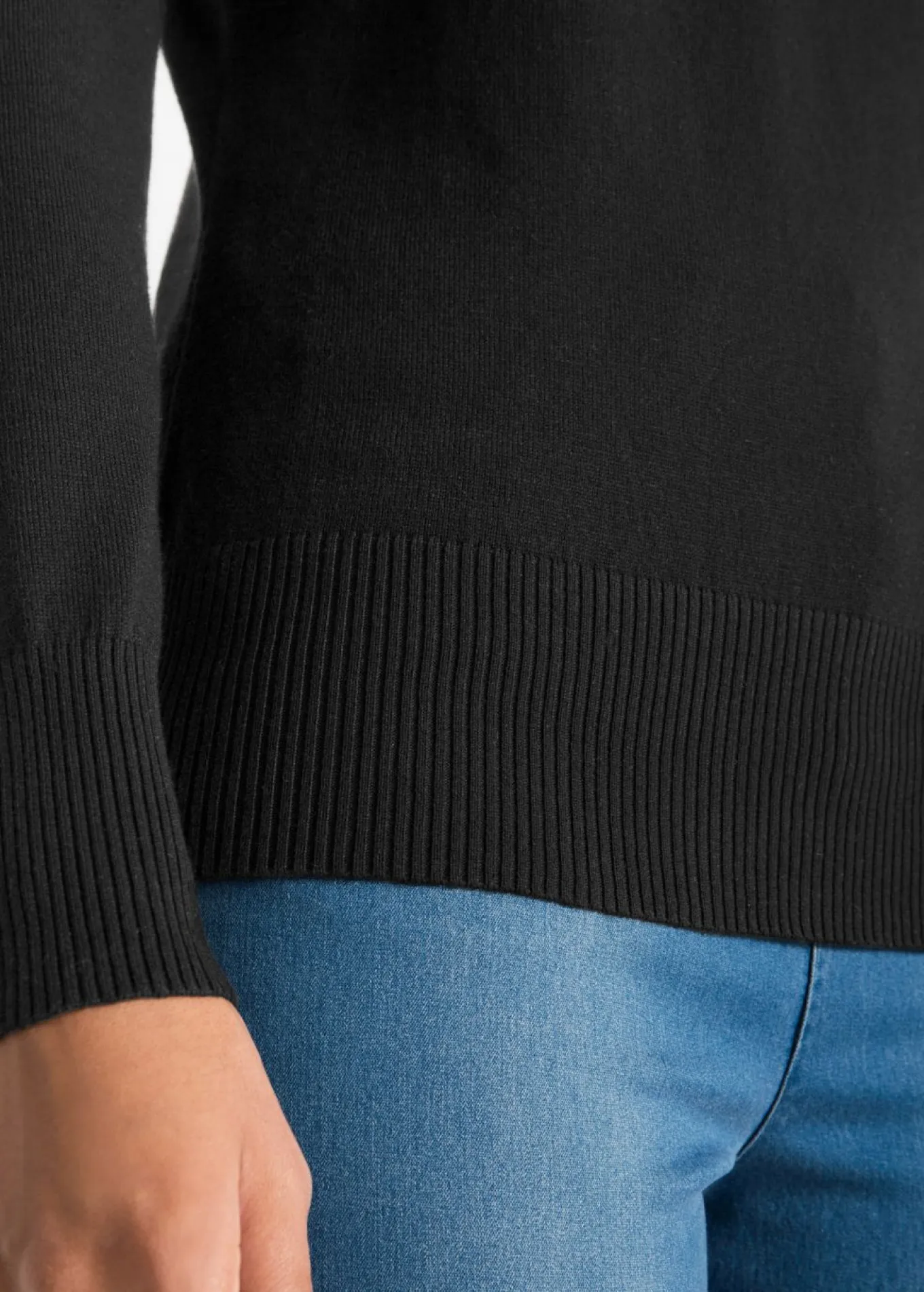 Jersey de punto fino con cuello alto