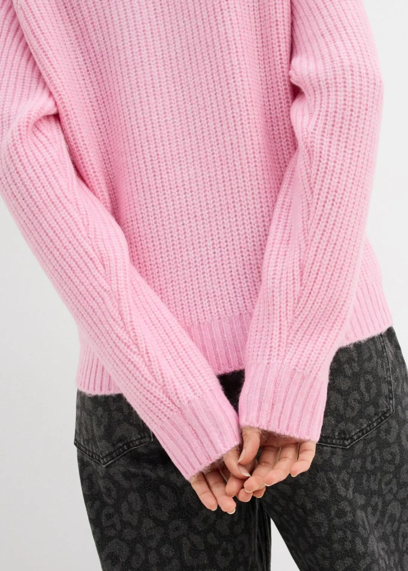 Jersey de punto grueso con patrón trenzado