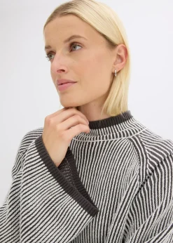 Jersey oversize con cuello alto