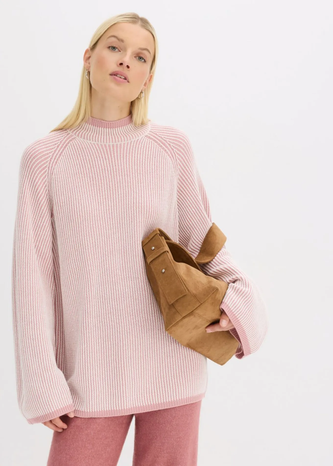 Jersey oversize con cuello alto