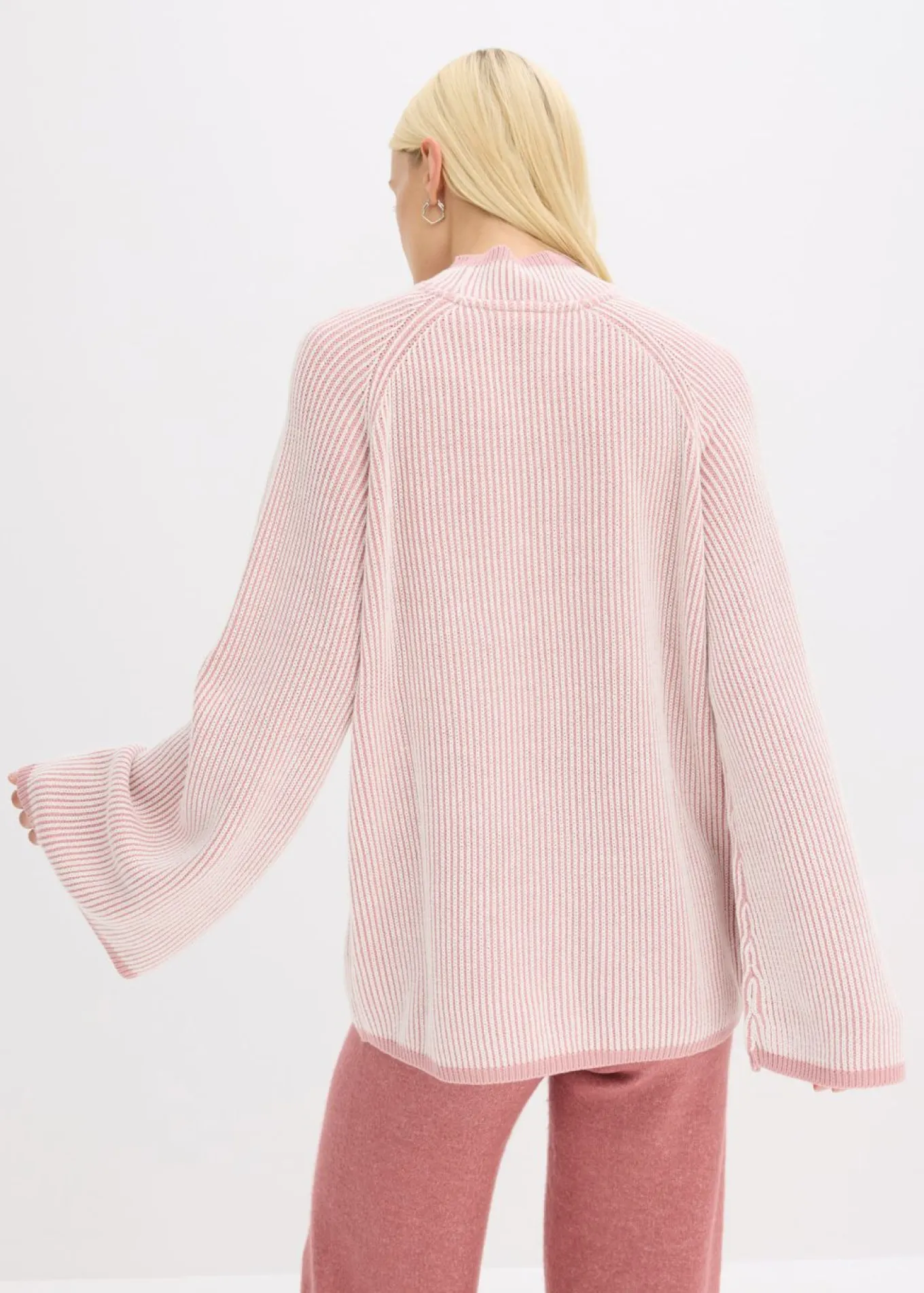 Jersey oversize con cuello alto